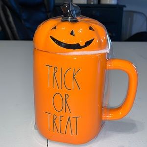 Rae Dunn Trick or treat Pumpkin Lid Mug NEW